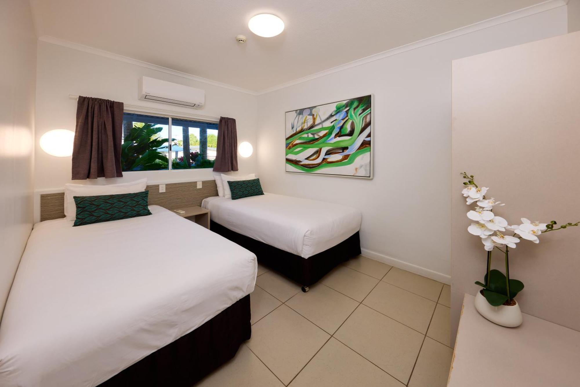 Castaways Resort & Spa On Мишен-Бич Экстерьер фото
