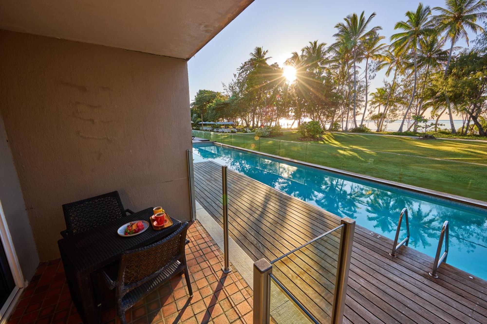 Castaways Resort & Spa On Мишен-Бич Экстерьер фото